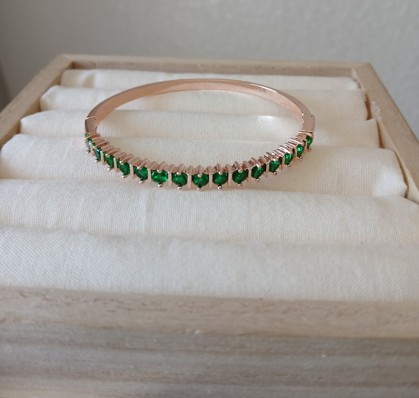 Emerald green stone bracelet | Rose gold