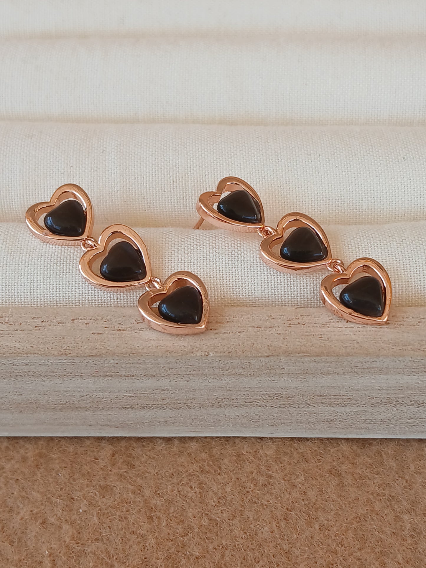 Trio Black Heart Dangle Earring