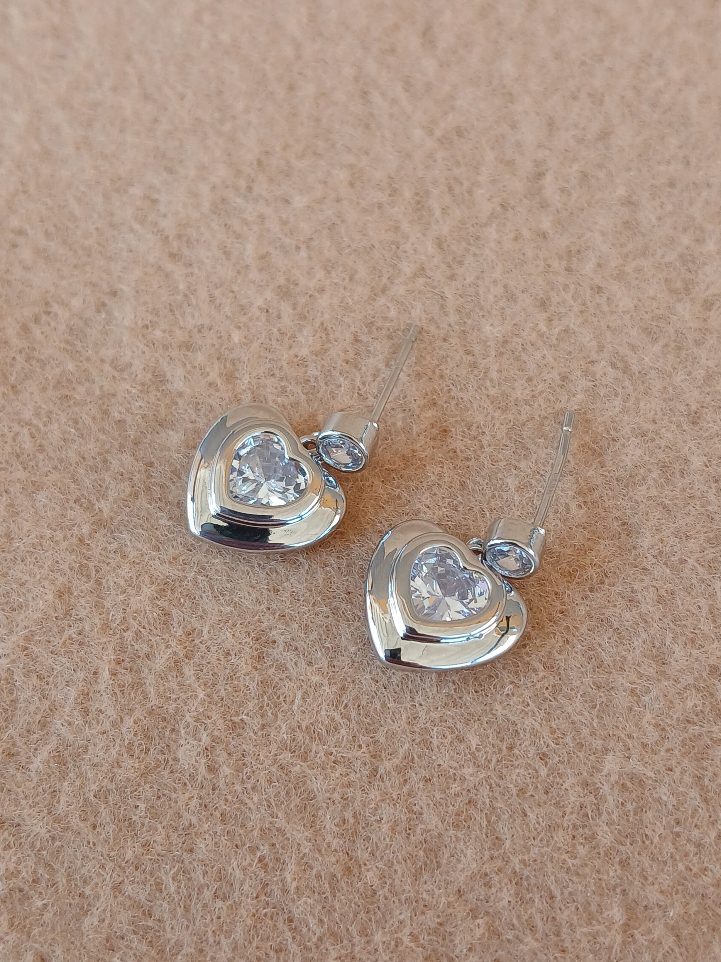 Heart Dangles Earring
