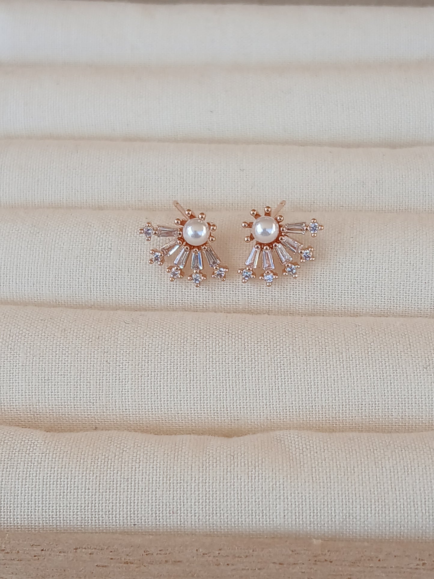 Pearl Stone Fan Stud Earring