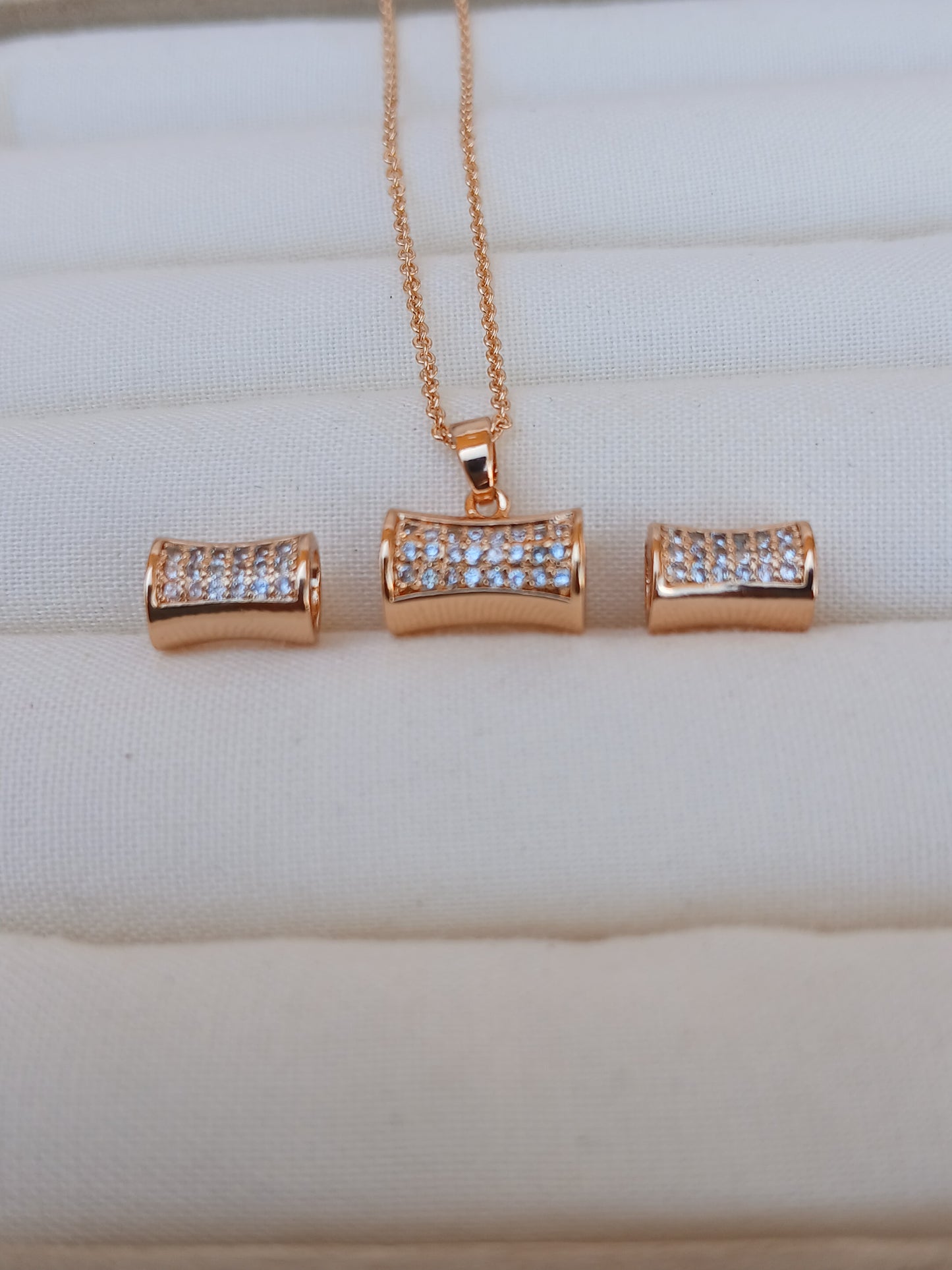 Tube pendant necklace set