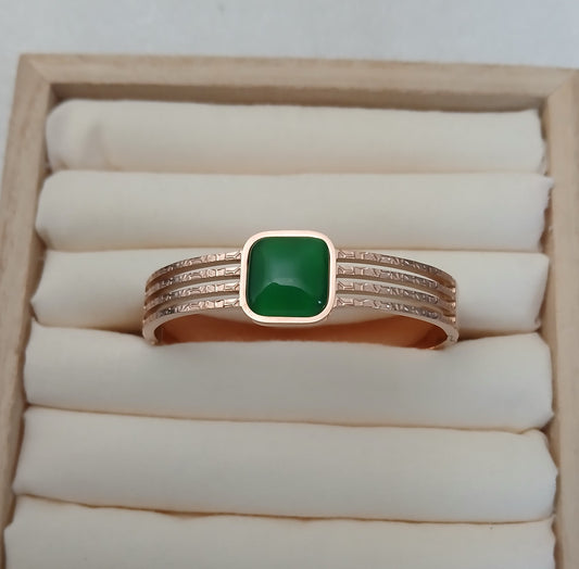 Green stone three band bracelete