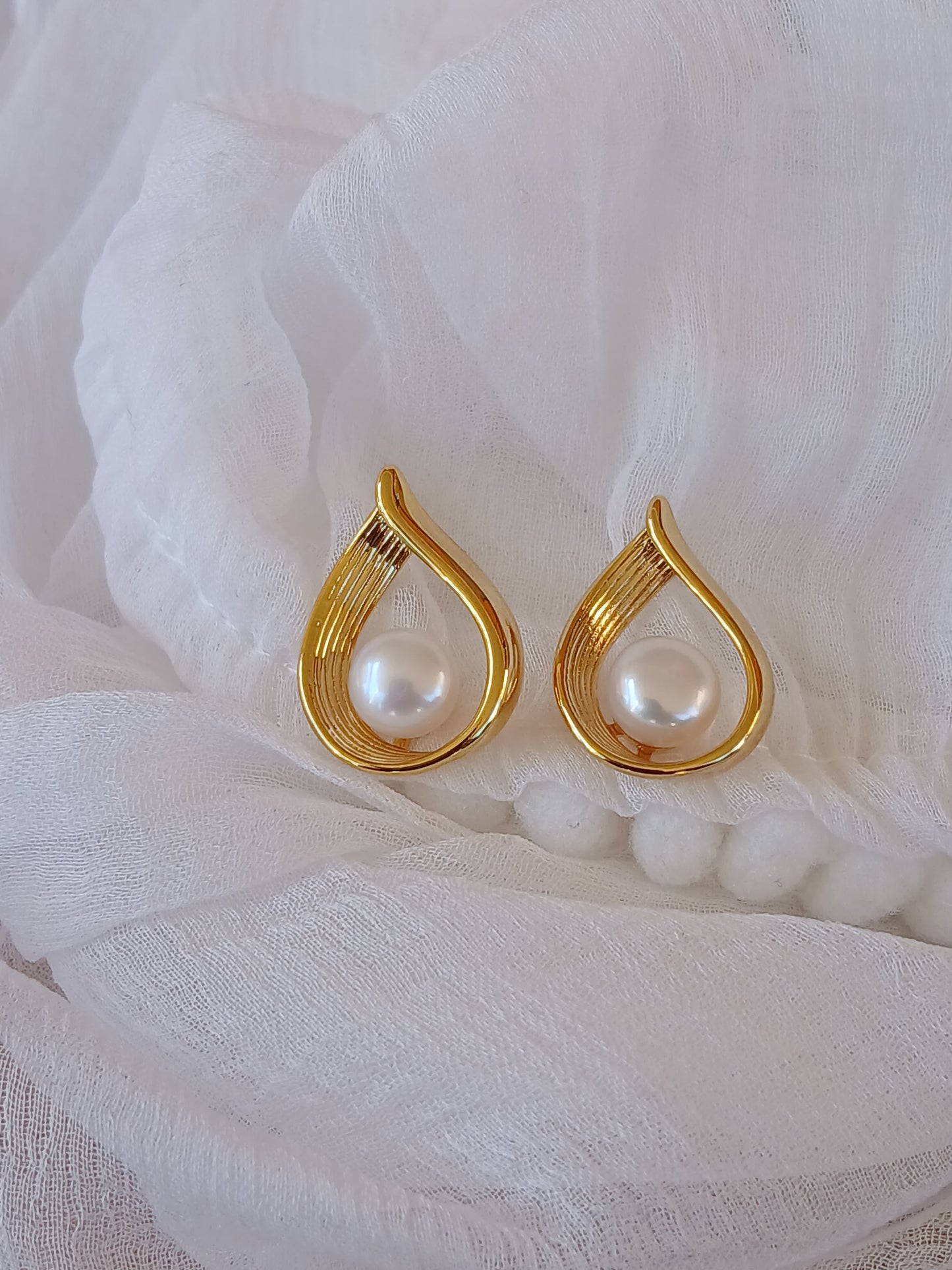 White Pearl Teardrop Stud Earring