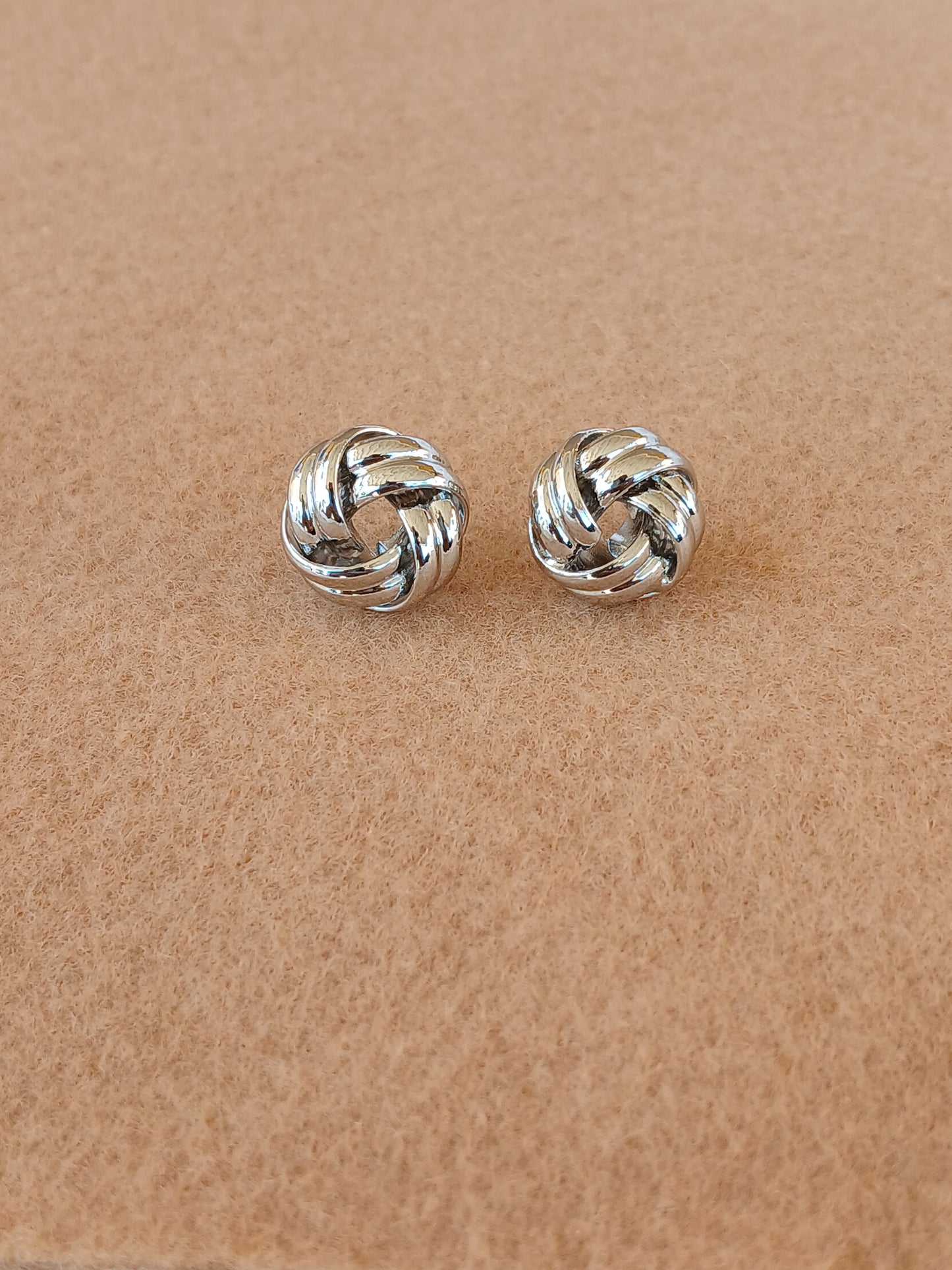 Knot Stud Earring | Silver