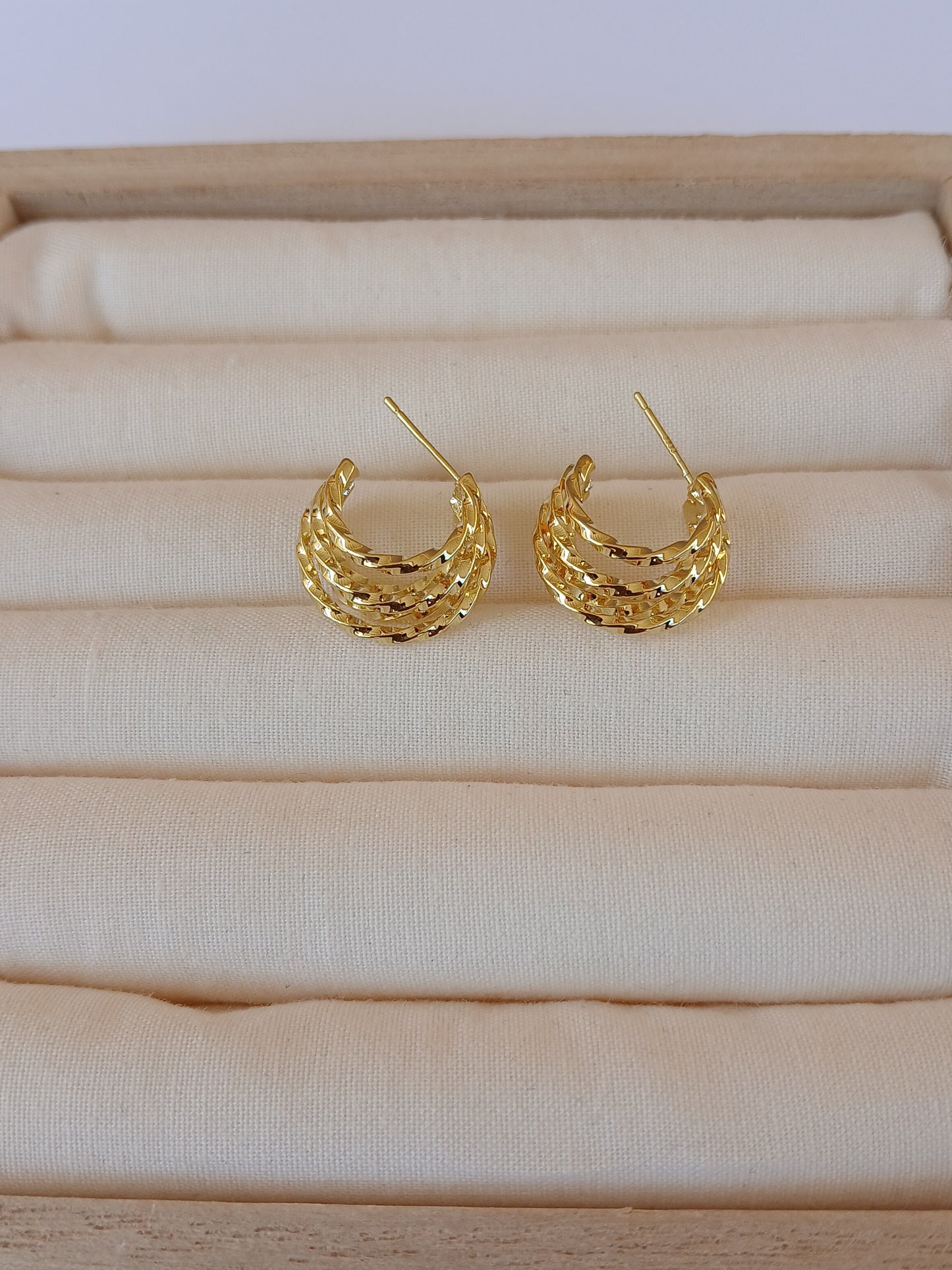 Five Twisted Band Hoops Earring |Gold