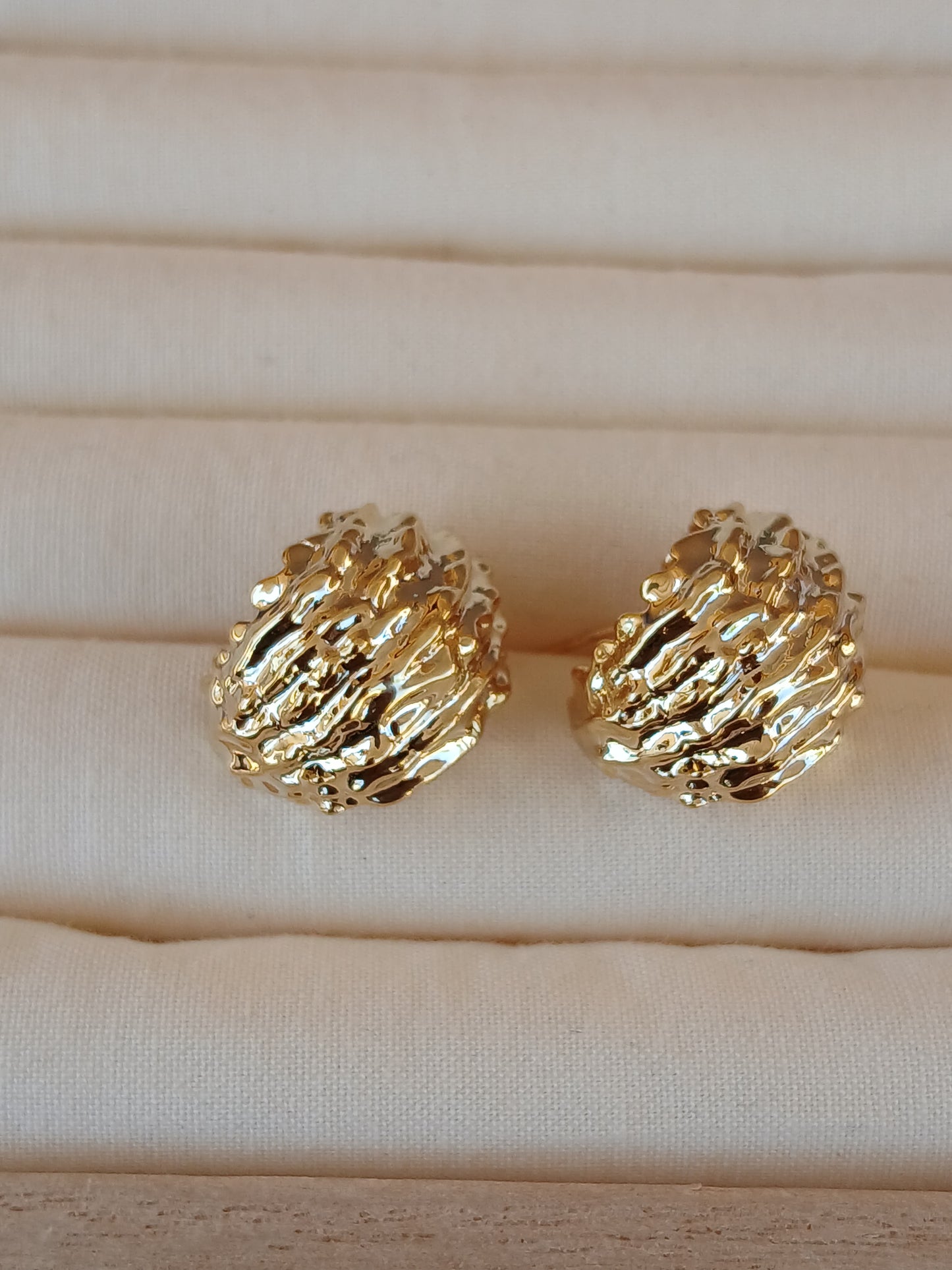 Chunky hoops earrings | Gold