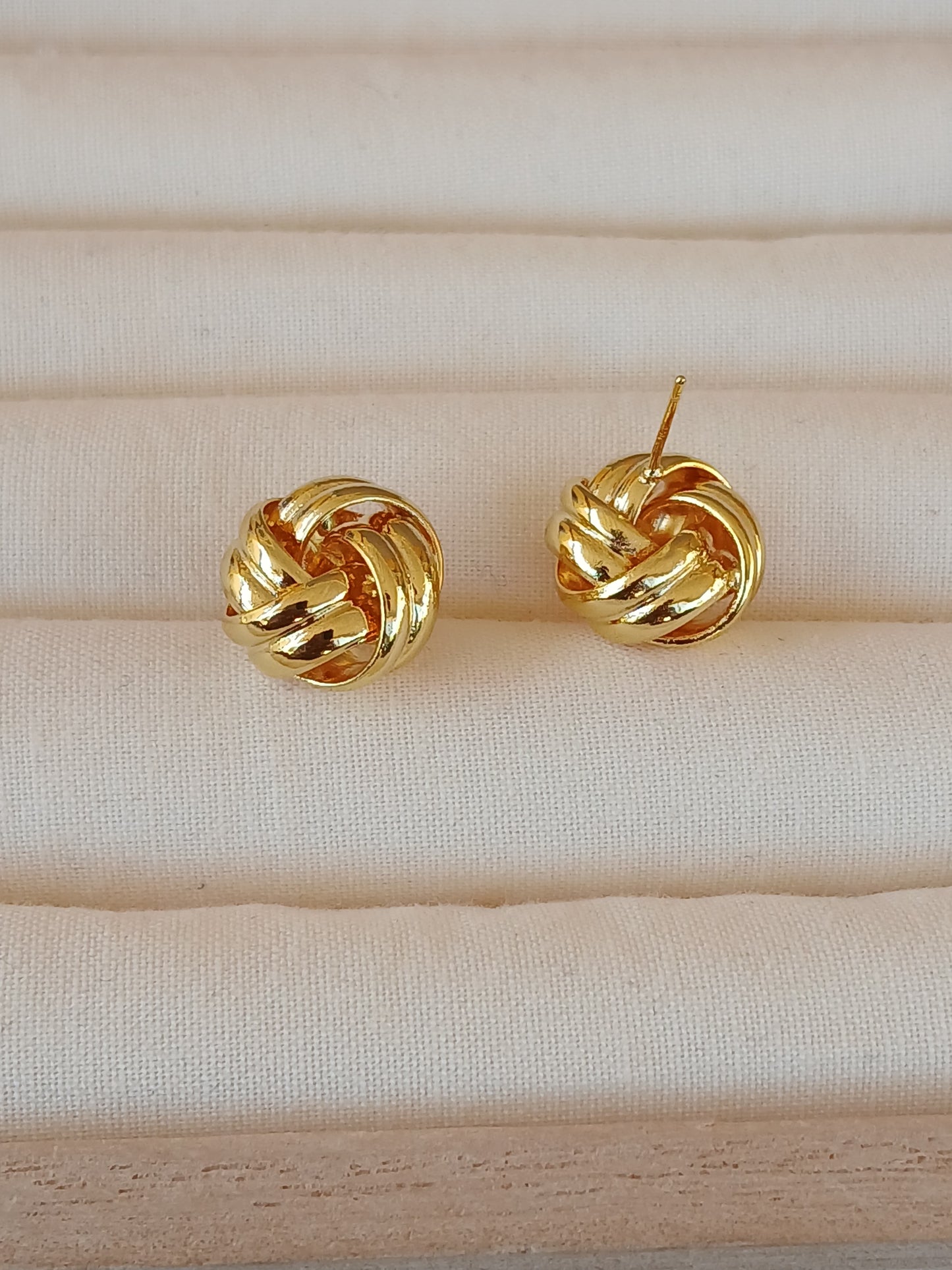 Knot Stud Earring | Gold