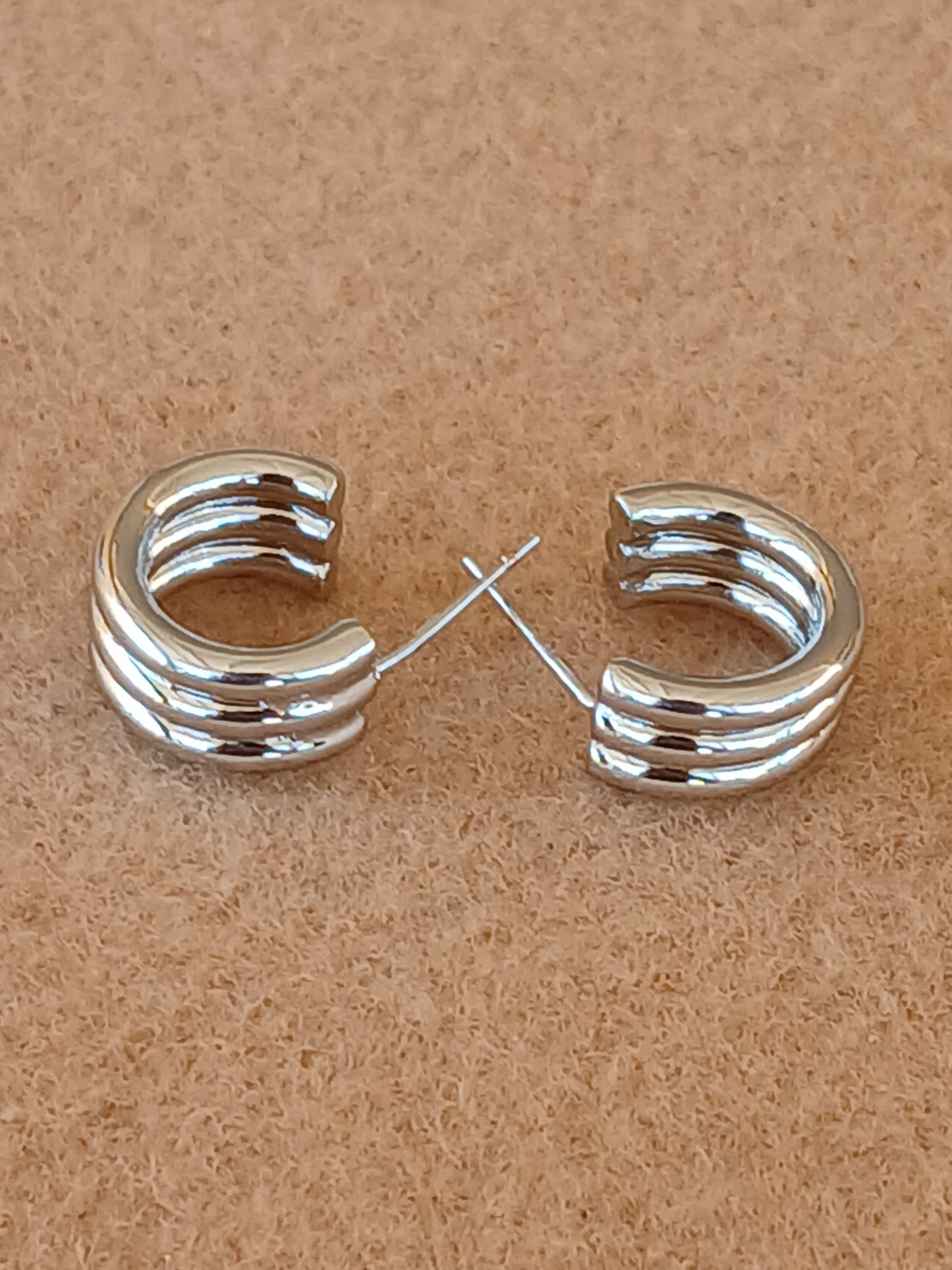 Triple band hoops