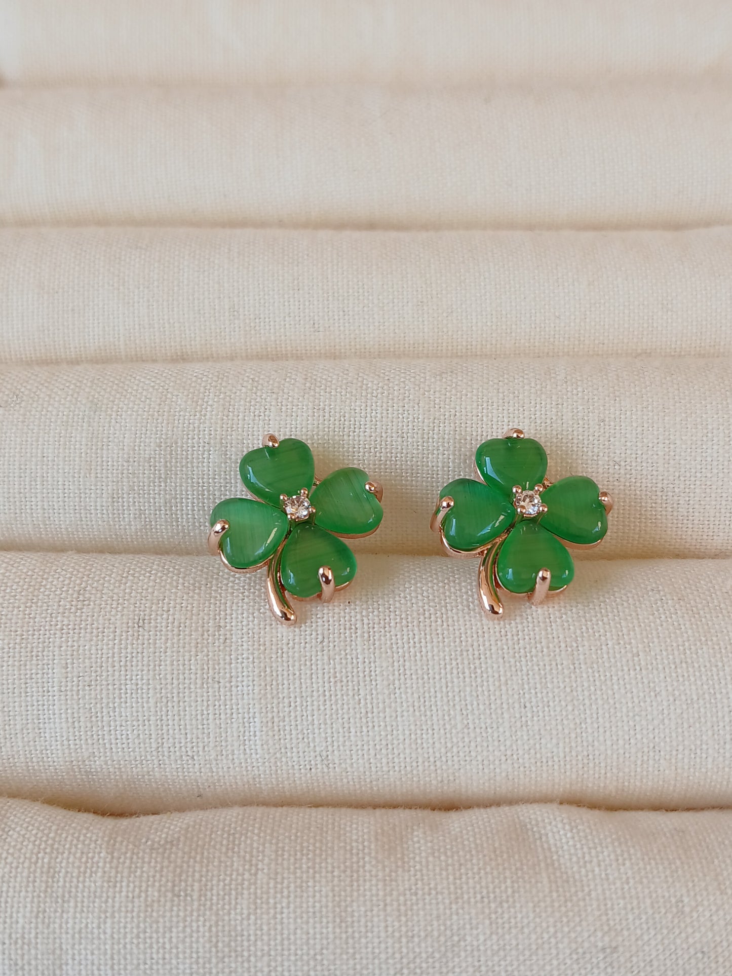 Lucky Charm Green Clover Stud Erring