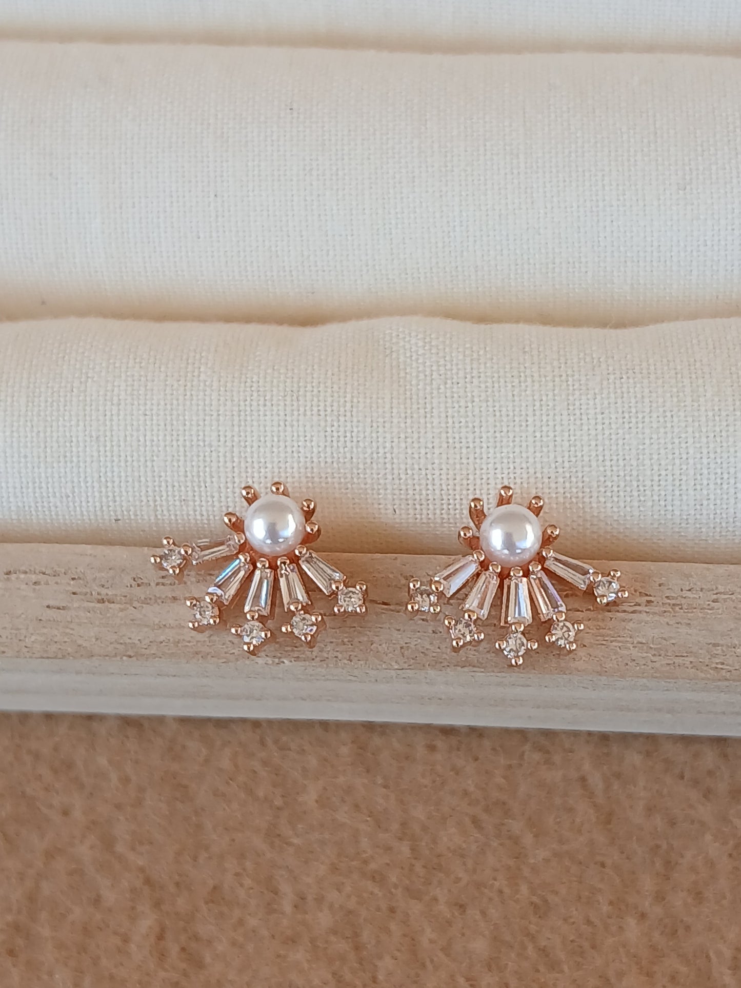 Pearl Stone Fan Stud Earring