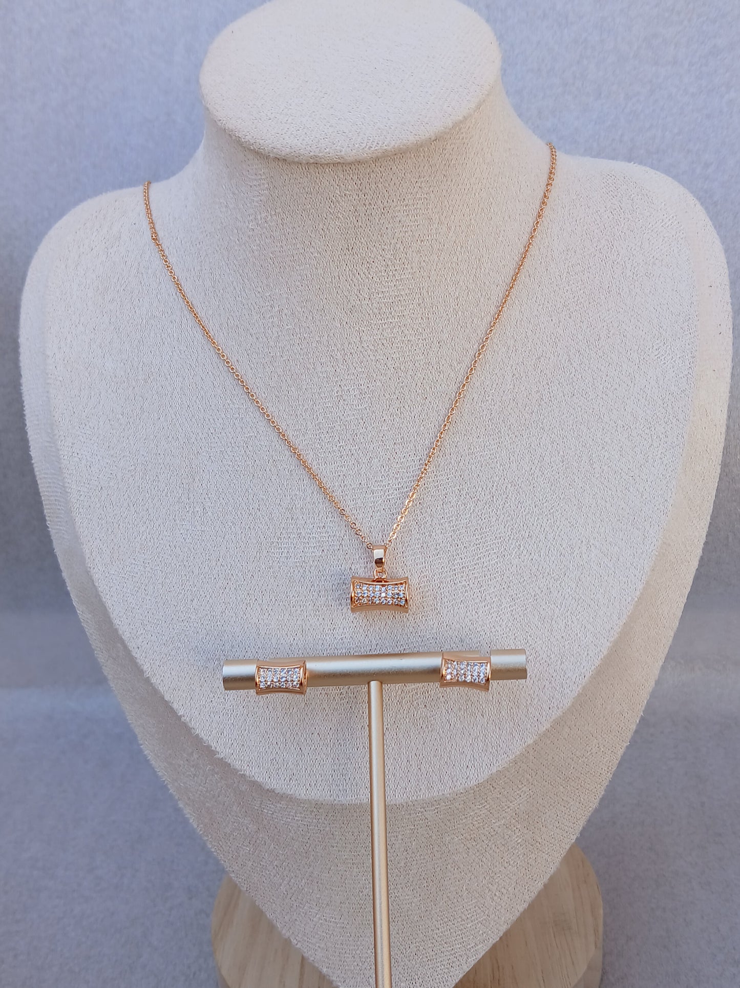 Tube pendant necklace set