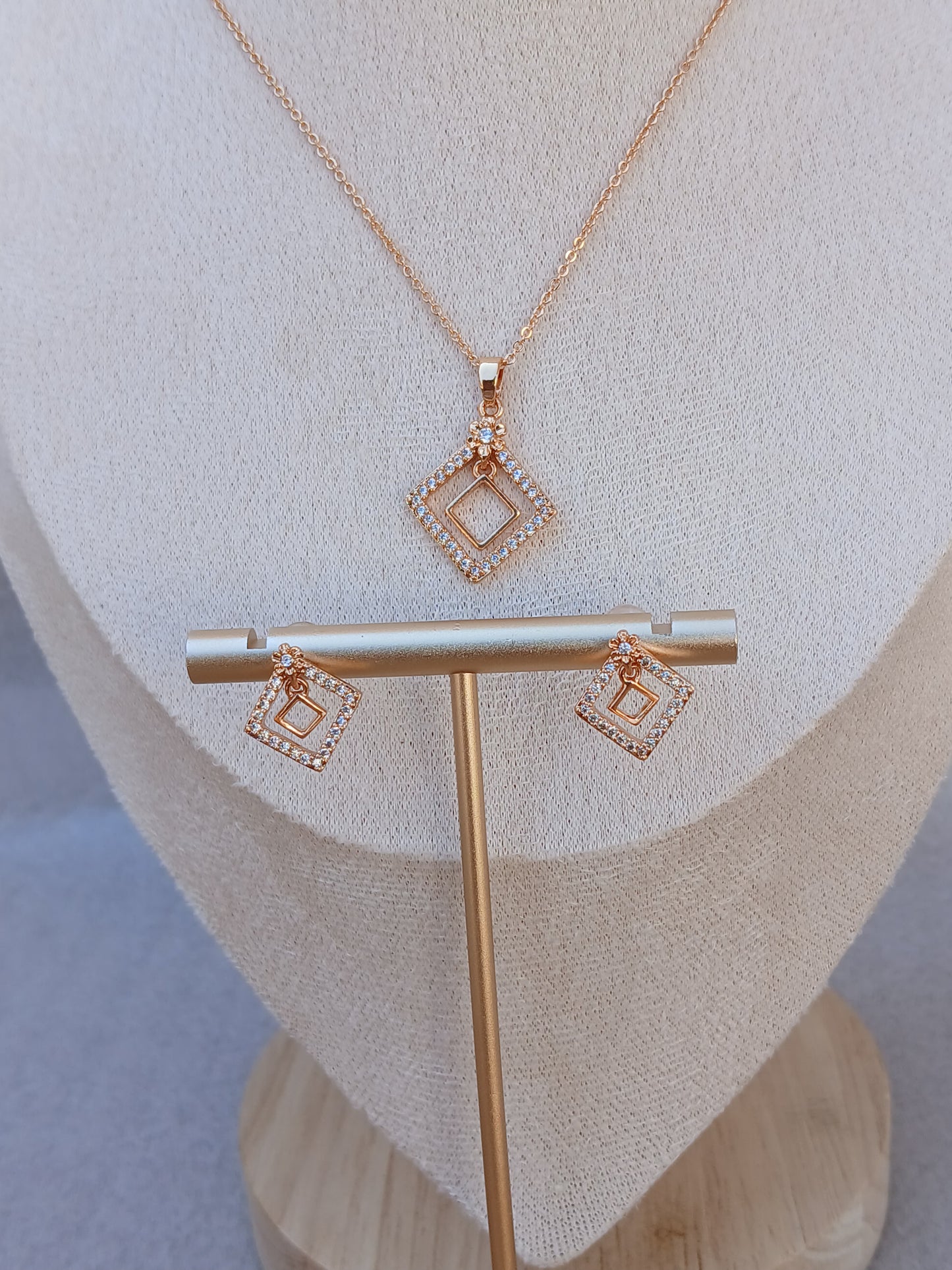 Double square necklace set