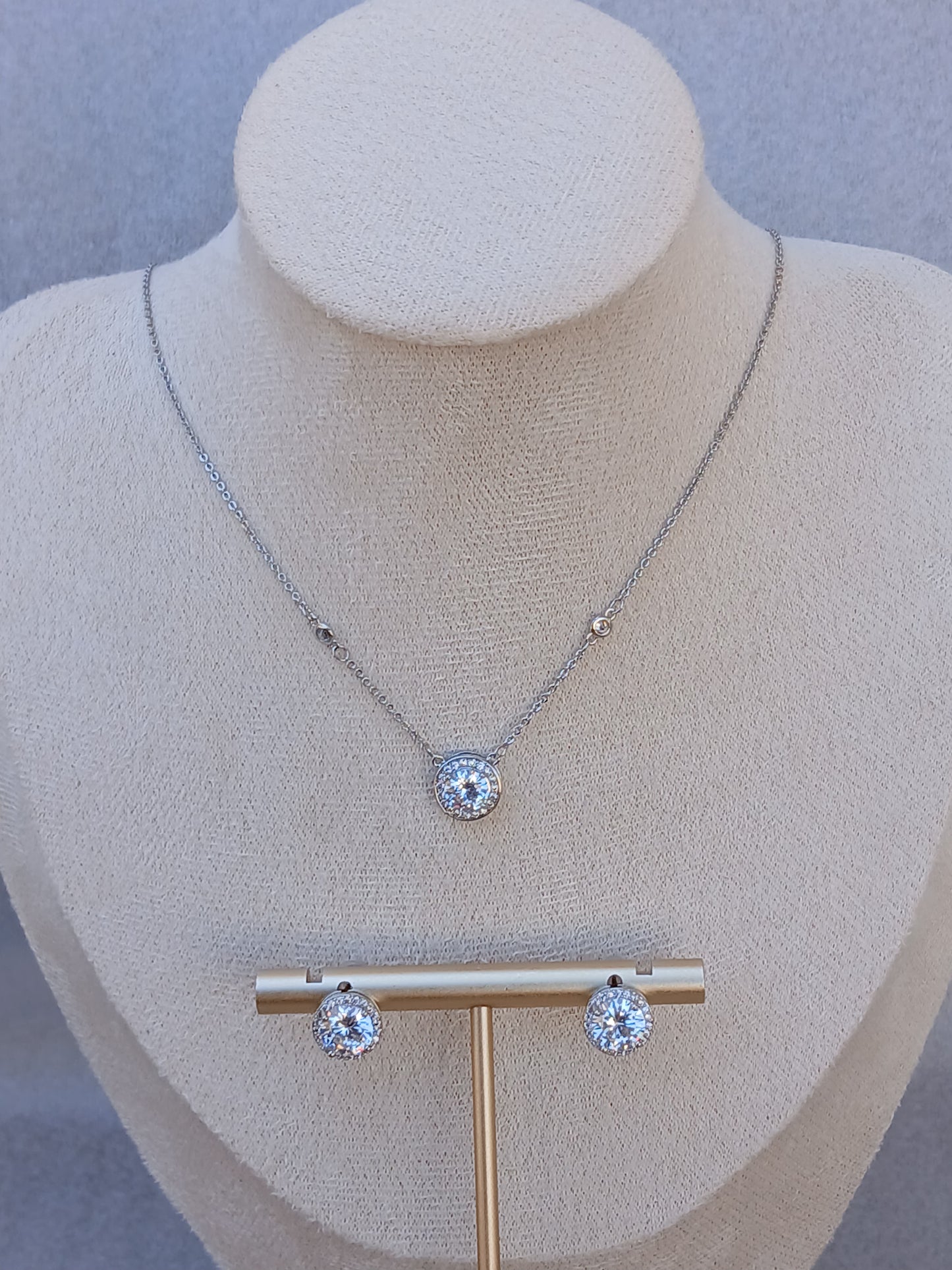 14K White gold platted Round CZ solitaire necklace set