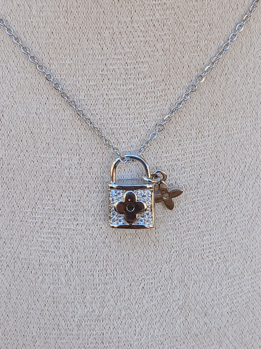 Lock clover pendant necklace