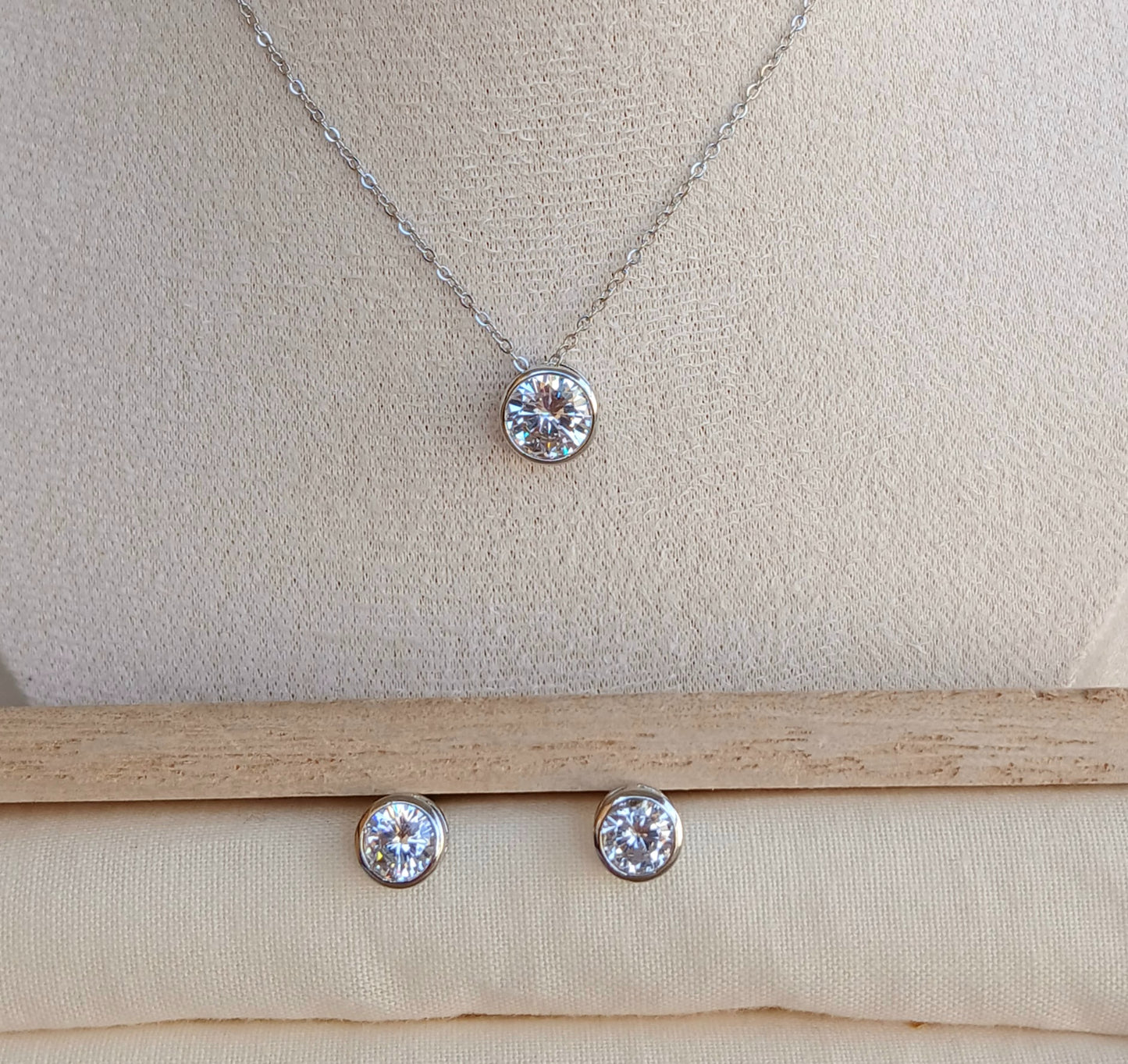 14k White Gold Plated CZ Solitaire Stone Necklace Set