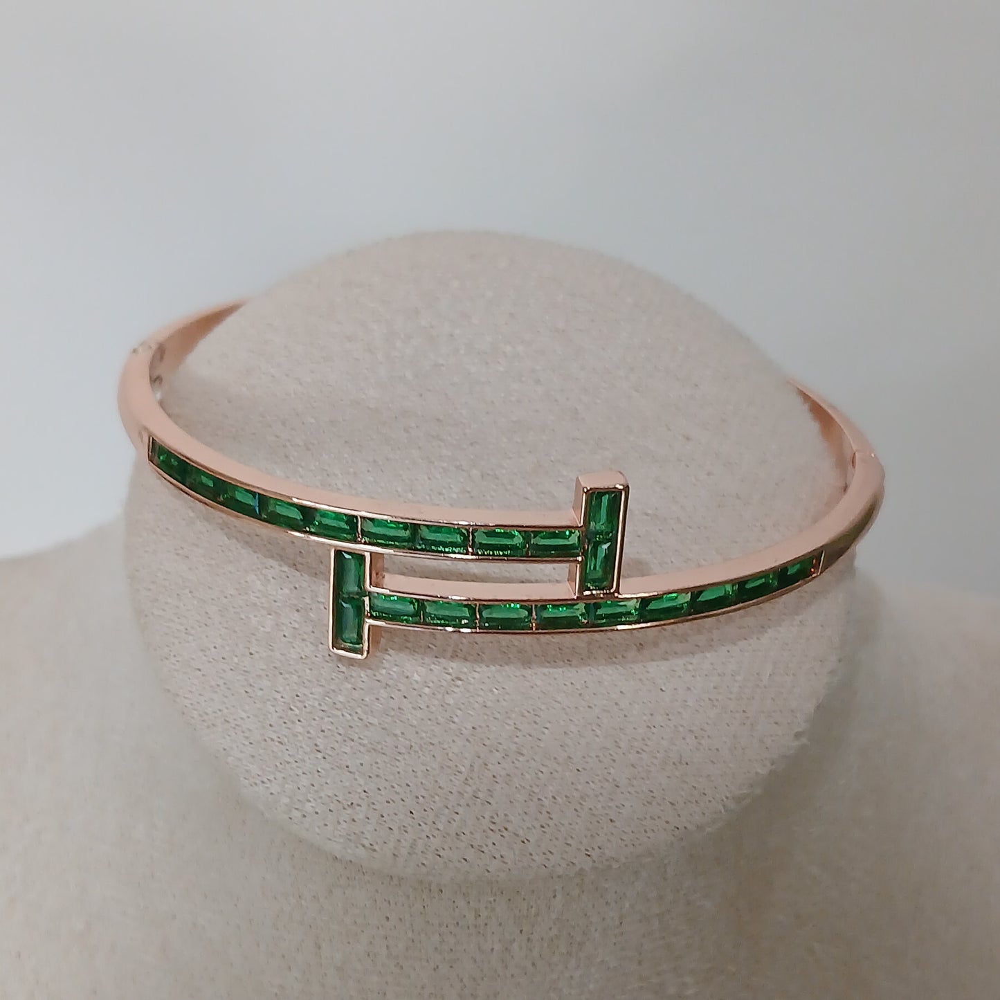 Emerald T Bangle Bracelete