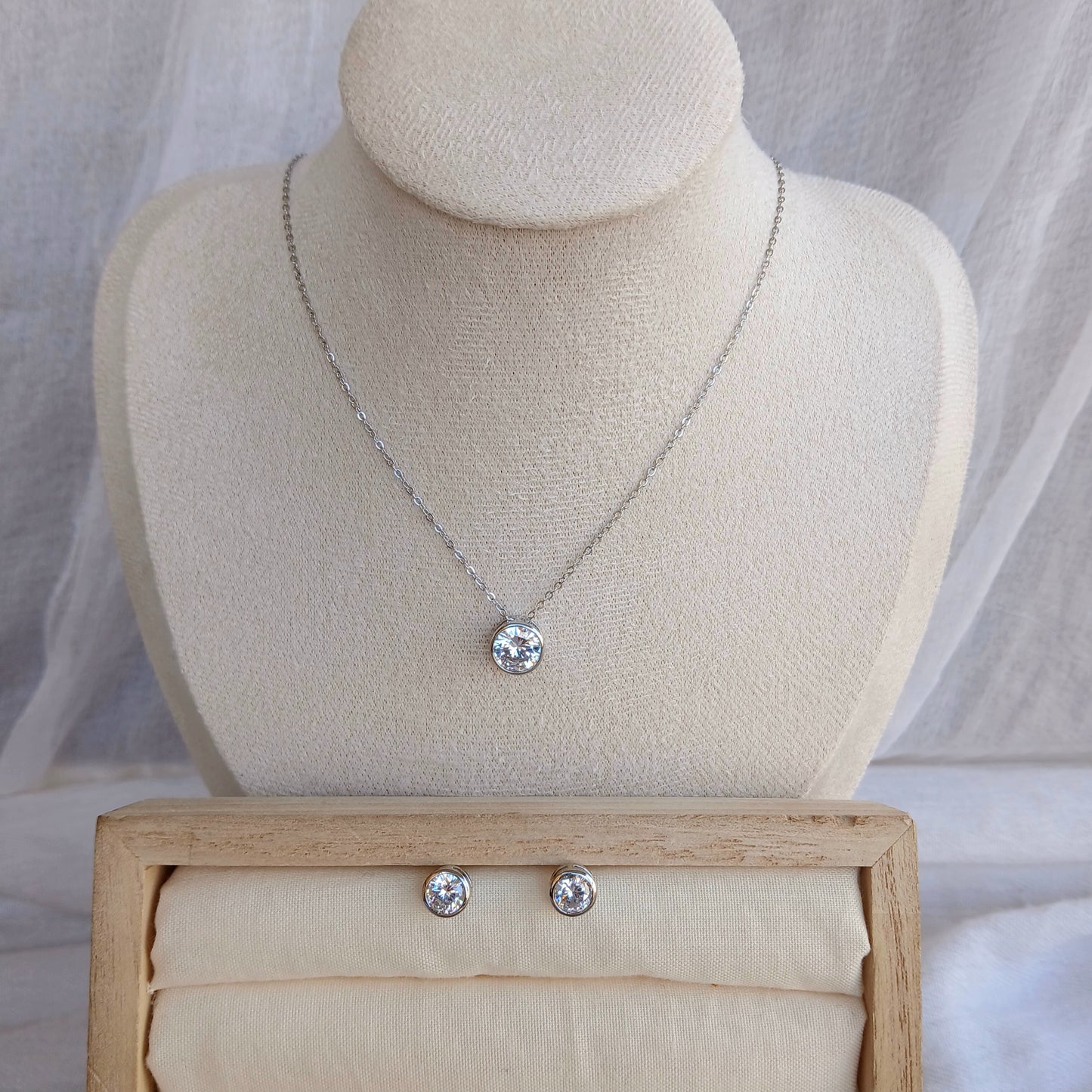 14k White Gold Plated CZ Solitaire Stone Necklace Set